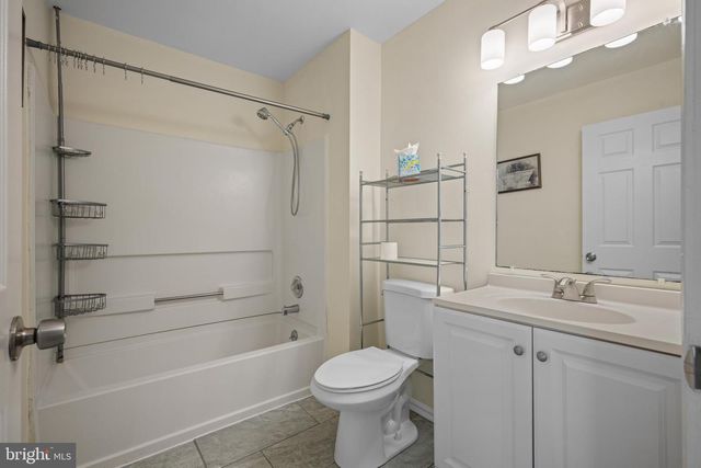 817 THOREAU LN, Williamstown, NJ 08094