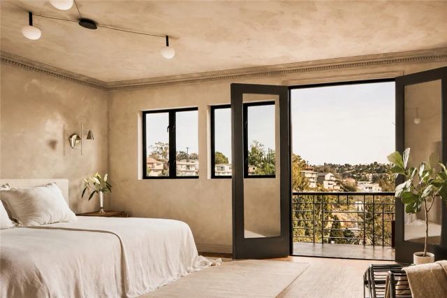3761 Glenalbyn, Los Angeles, CA 90065