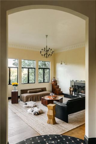3761 Glenalbyn, Los Angeles, CA 90065