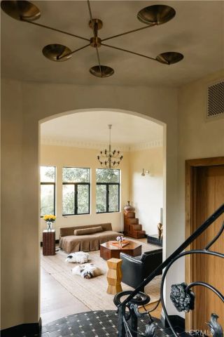 3761 Glenalbyn, Los Angeles, CA 90065