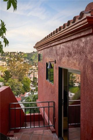 3761 Glenalbyn, Los Angeles, CA 90065