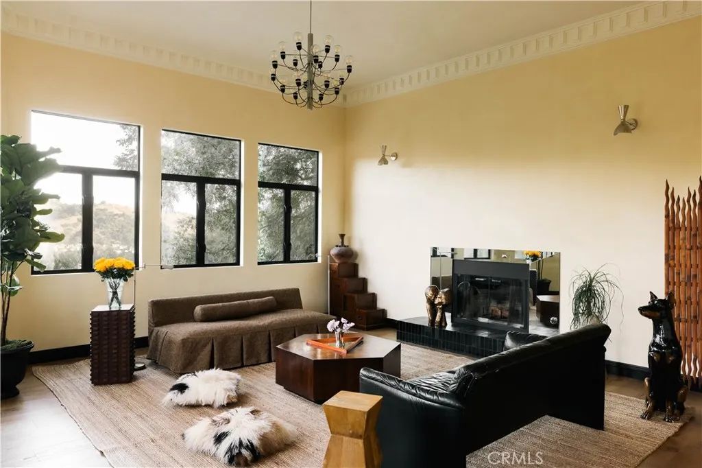 3761 Glenalbyn, Los Angeles, CA 90065