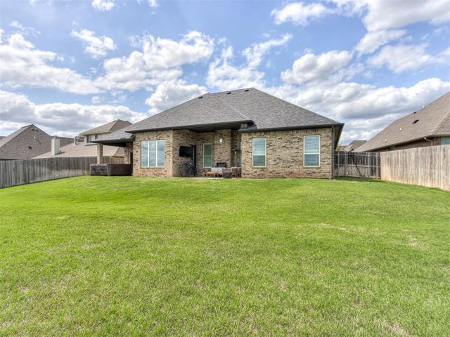 3108 Drake Crest Drive, Edmond, OK 73034