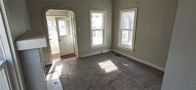 2110 N 2nd Street, St Joseph, MO 64505