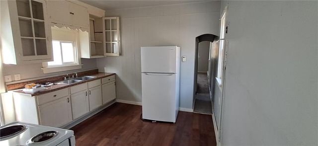 2110 N 2nd Street, St Joseph, MO 64505