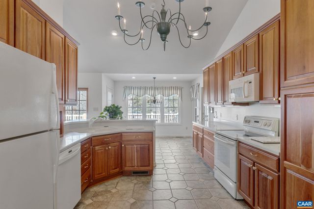 24 FLEETWOOD DR, Palmyra, VA 22963