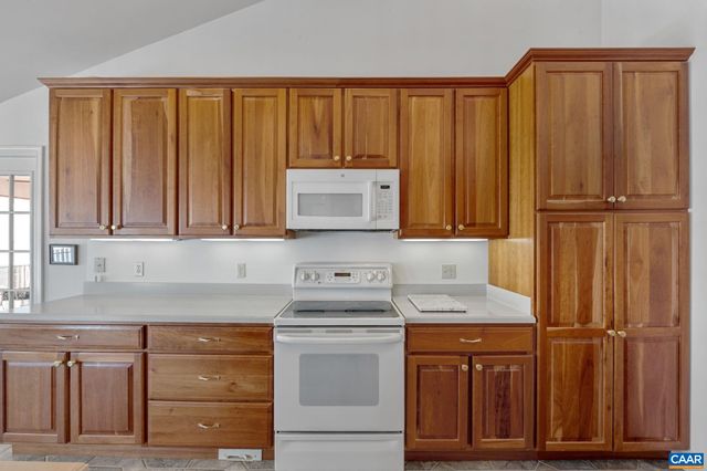 24 FLEETWOOD DR, Palmyra, VA 22963