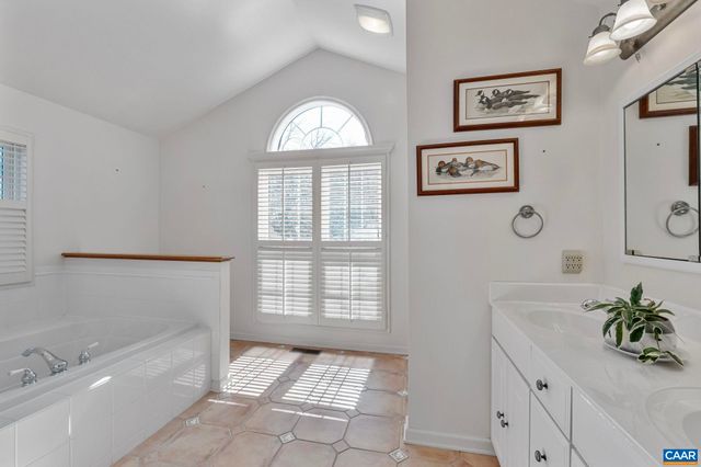 24 FLEETWOOD DR, Palmyra, VA 22963