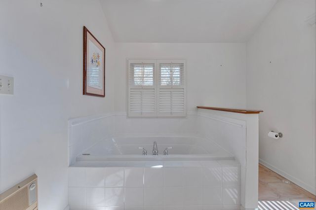 24 FLEETWOOD DR, Palmyra, VA 22963