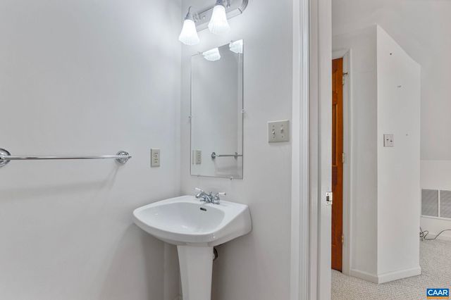 24 FLEETWOOD DR, Palmyra, VA 22963