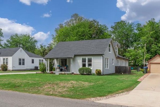 1127 W Symmes Street, Norman, OK 73069