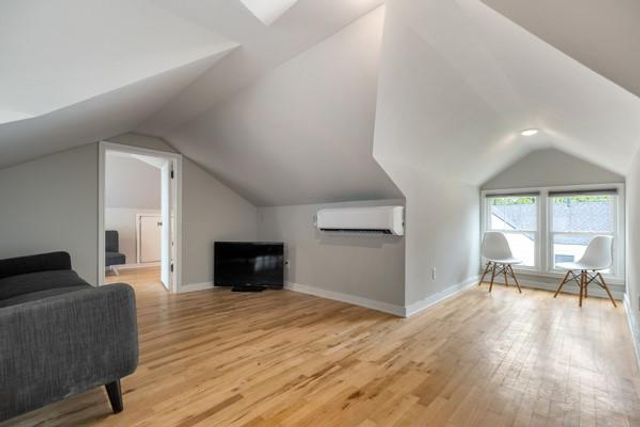 1127 W Symmes Street, Norman, OK 73069