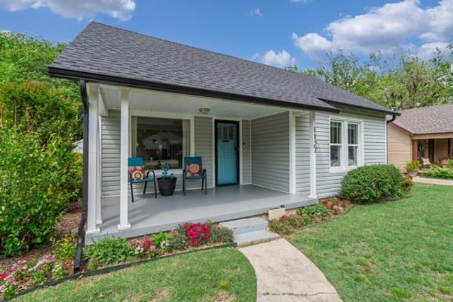 1127 W Symmes Street, Norman, OK 73069