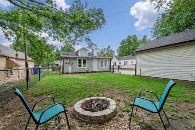1127 W Symmes Street, Norman, OK 73069