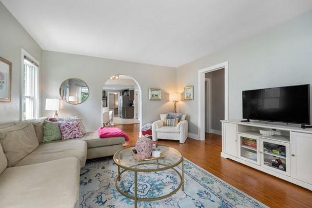 1127 W Symmes Street, Norman, OK 73069