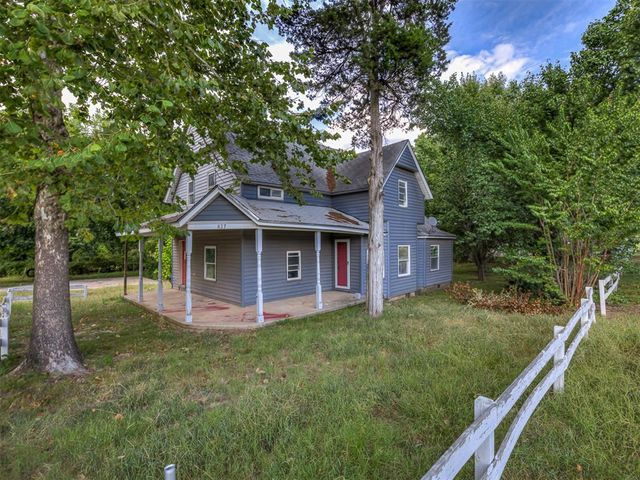 827 W Bdwy Avenue, Mcloud, OK 74851
