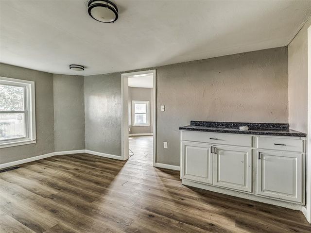 827 W Bdwy Avenue, Mcloud, OK 74851