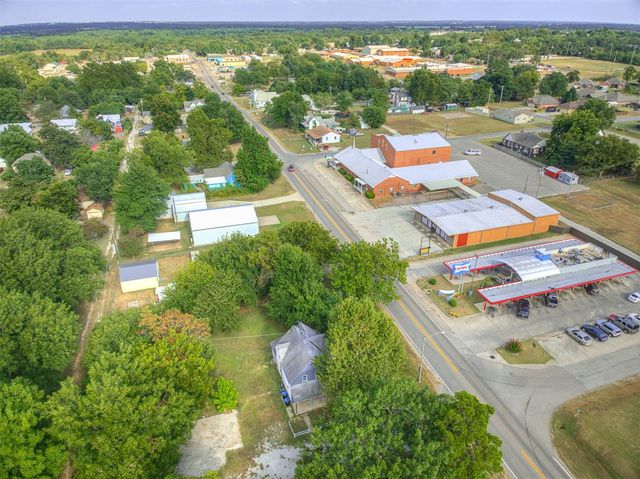 827 W Bdwy Avenue, Mcloud, OK 74851