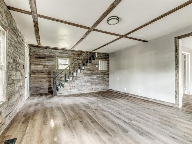 827 W Bdwy Avenue, Mcloud, OK 74851