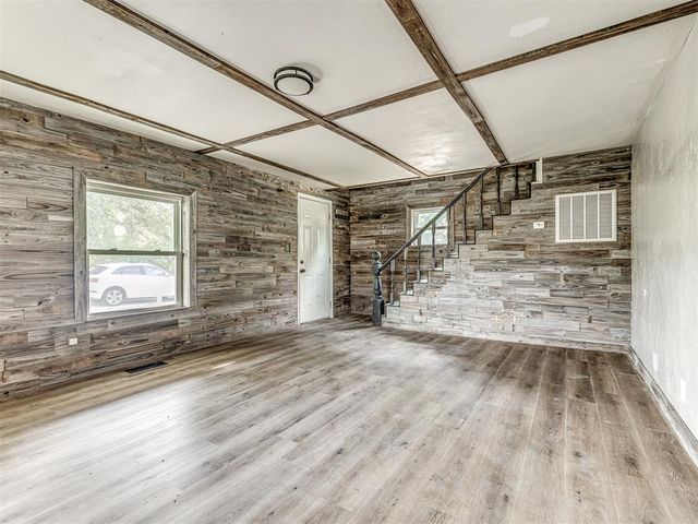 827 W Bdwy Avenue, Mcloud, OK 74851