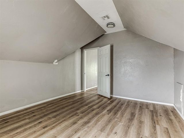 827 W Bdwy Avenue, Mcloud, OK 74851