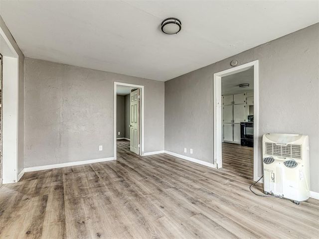 827 W Bdwy Avenue, Mcloud, OK 74851