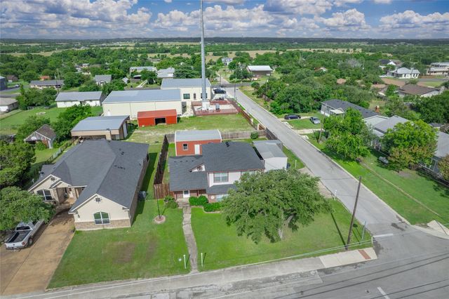 311 College Ave, Florence, TX 76527