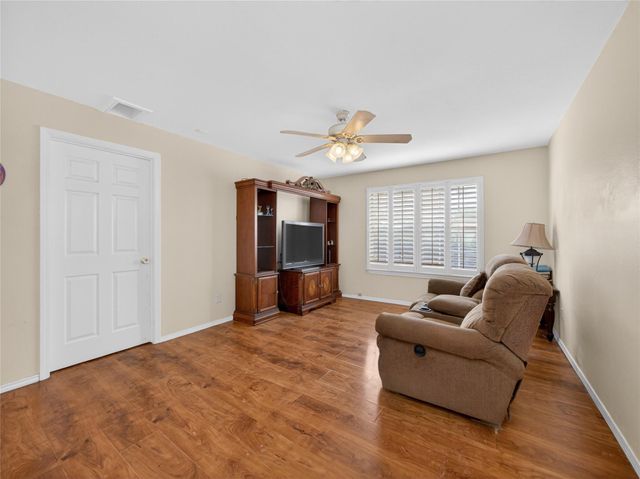 311 College Ave, Florence, TX 76527