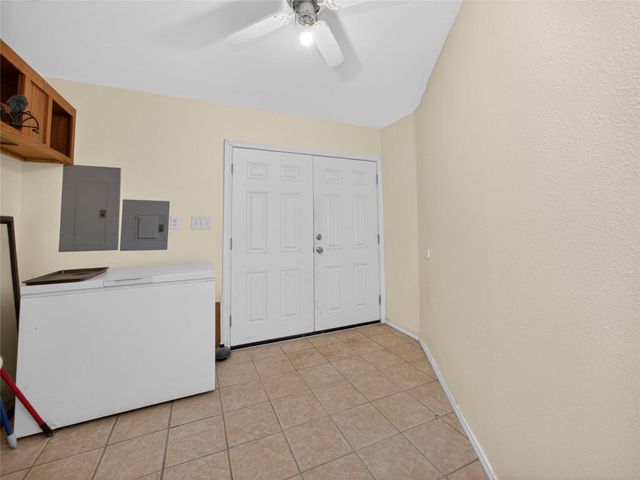 311 College Ave, Florence, TX 76527