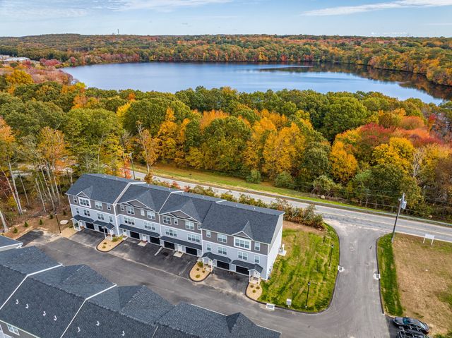 94 North Bridebrook Road 205, East Lyme, CT 06357