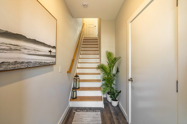 94 North Bridebrook Road 205, East Lyme, CT 06357