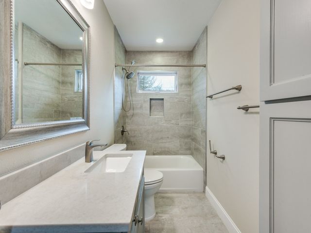 8728 Boundbrook Avenue, Dallas, TX 75243