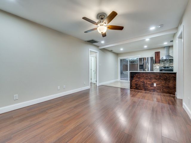 8728 Boundbrook Avenue, Dallas, TX 75243