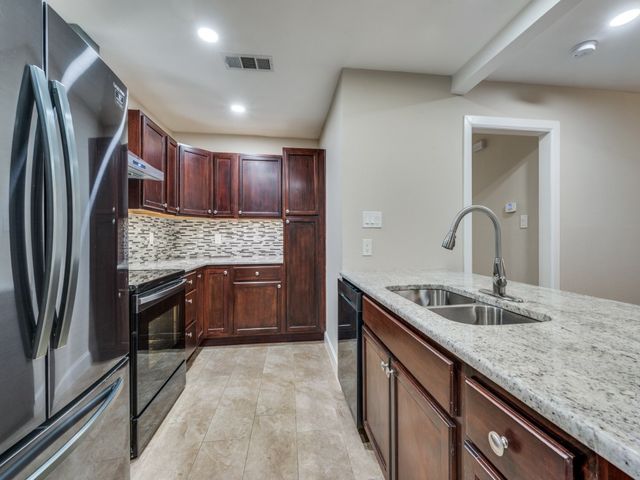 8728 Boundbrook Avenue, Dallas, TX 75243