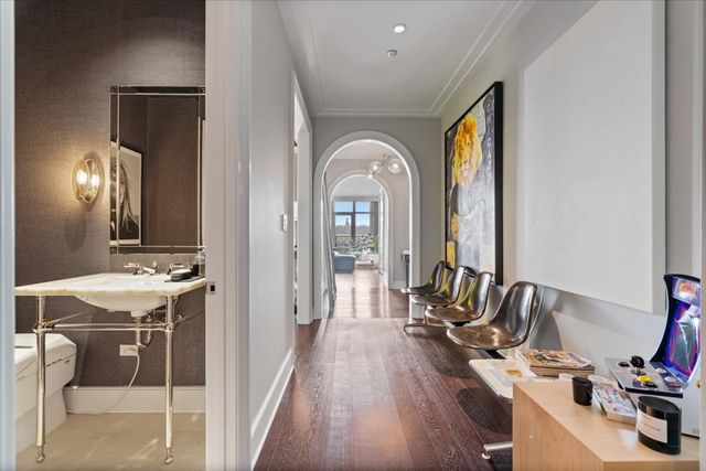 118 E Erie Street 35G, Chicago, IL 60611