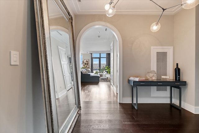 118 E Erie Street 35G, Chicago, IL 60611