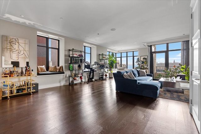 118 E Erie Street 35G, Chicago, IL 60611