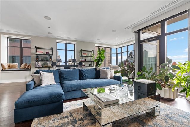 118 E Erie Street 35G, Chicago, IL 60611