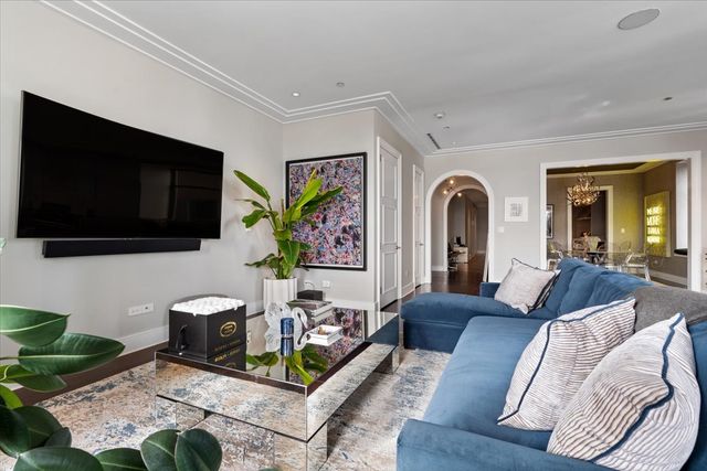 118 E Erie Street 35G, Chicago, IL 60611