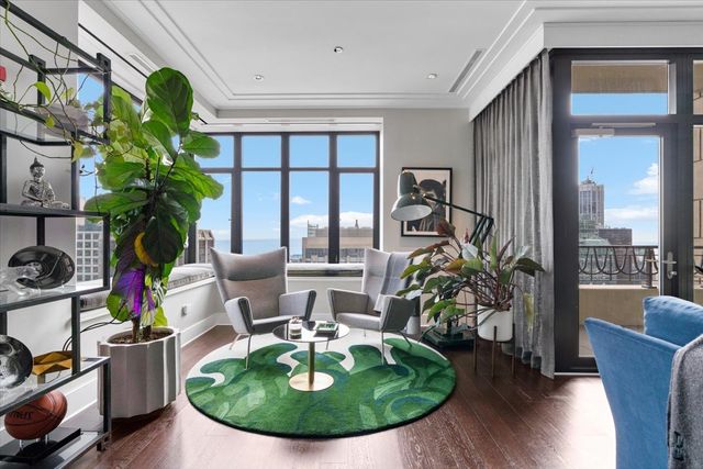 118 E Erie Street 35G, Chicago, IL 60611