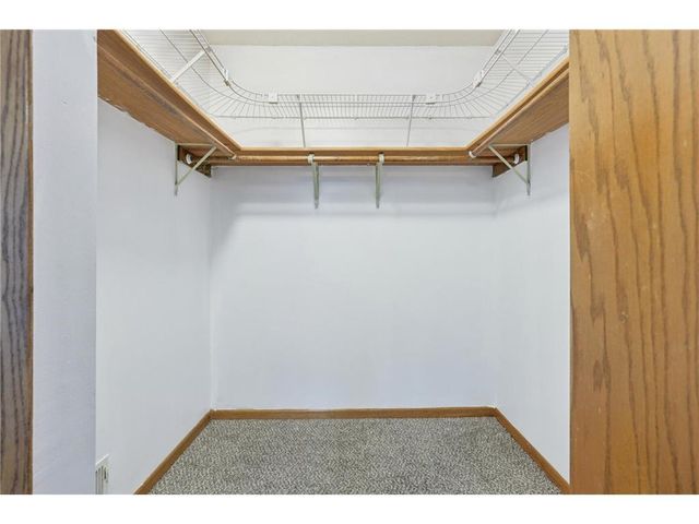 1281 Edgehill Court, Maplewood, MN 55109