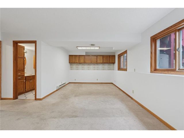 1281 Edgehill Court, Maplewood, MN 55109