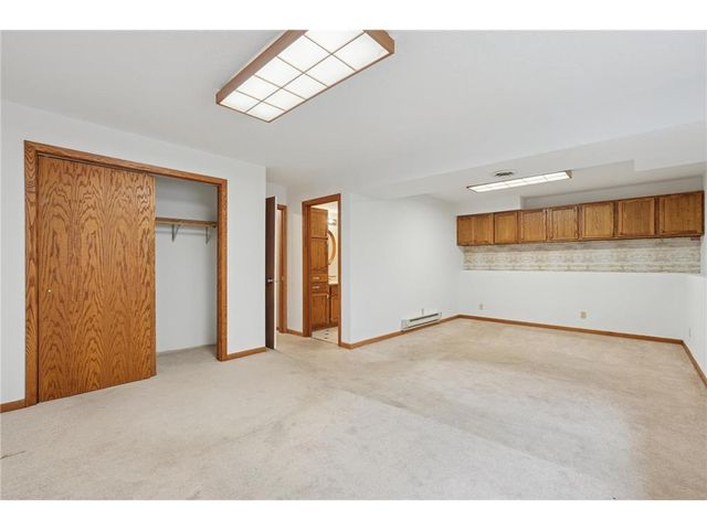 1281 Edgehill Court, Maplewood, MN 55109