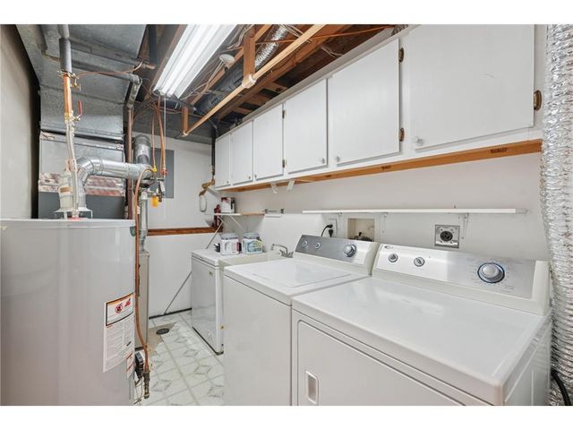 1281 Edgehill Court, Maplewood, MN 55109