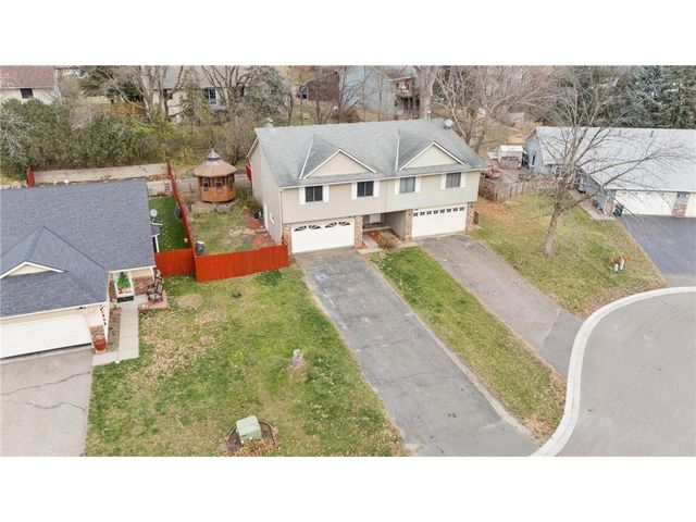 1281 Edgehill Court, Maplewood, MN 55109