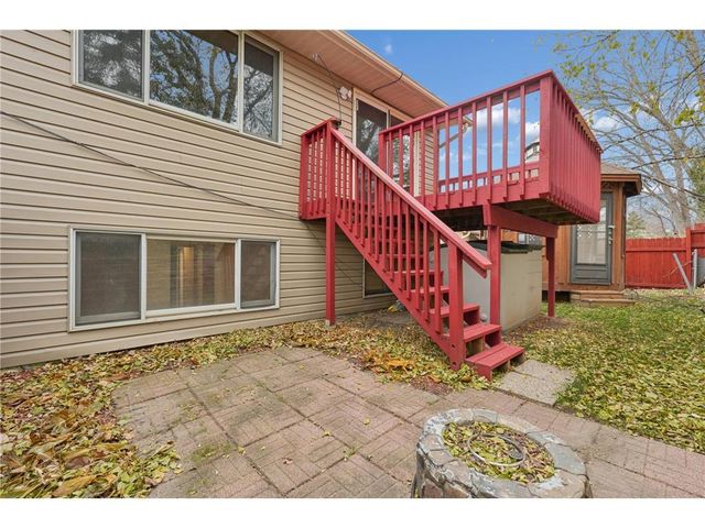 1281 Edgehill Court, Maplewood, MN 55109