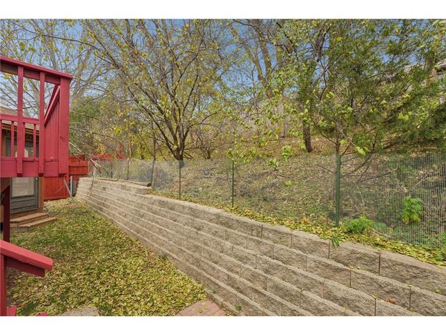 1281 Edgehill Court, Maplewood, MN 55109