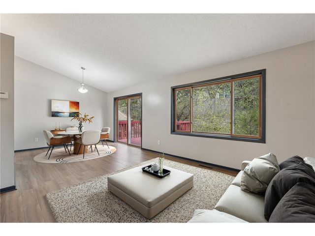 1281 Edgehill Court, Maplewood, MN 55109