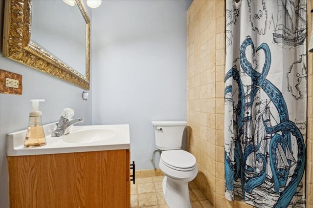 1344 W AUGUSTA Boulevard 1, Chicago, IL 60642