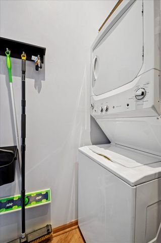 1344 W AUGUSTA Boulevard 1, Chicago, IL 60642